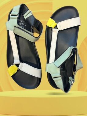Aquatalia Italian Leather Sandal 8 1/2